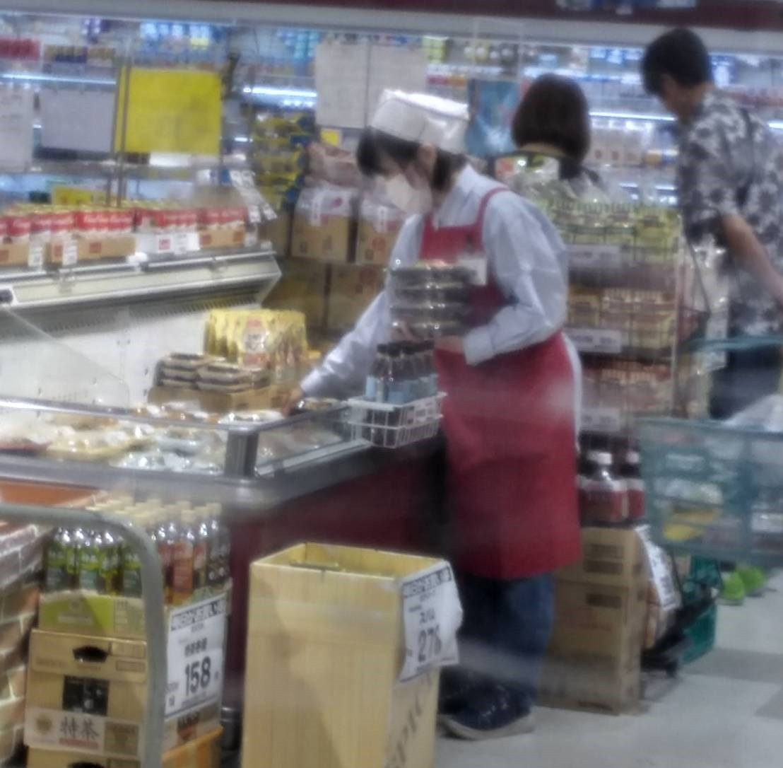 食料品の販売スタッフ（ID：82）の求人画像４